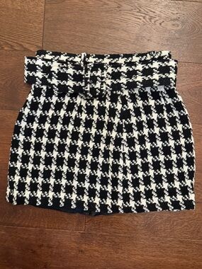 Zara Black and White Houndstooth Knit Mini Skirt